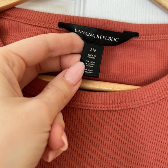 NWOT Banana Republic Ribbed T - Picture 2 of 2